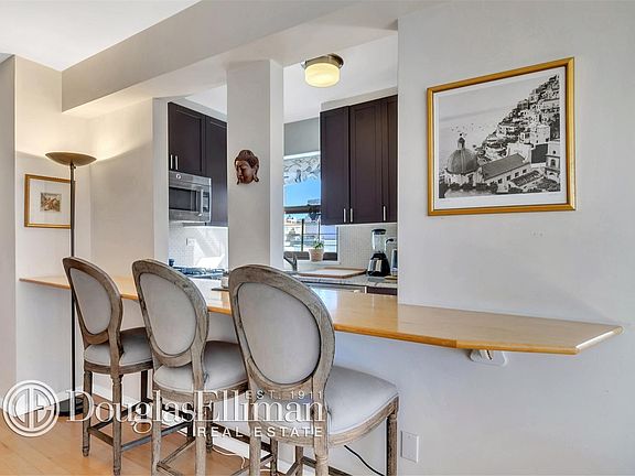 3rd image of 175 W 13th St APT 12B