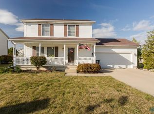 1138 Quail Hollow Dr, Bowling Green, OH 43402