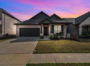 1404 Arrowwood Dr, Aubrey, TX 76227