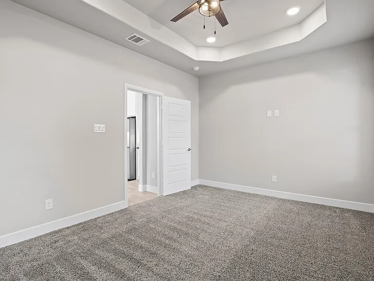 130 W 5th St #B — Photo 16