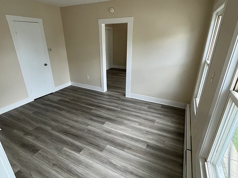 33 Dewey St #3N — Photo 3