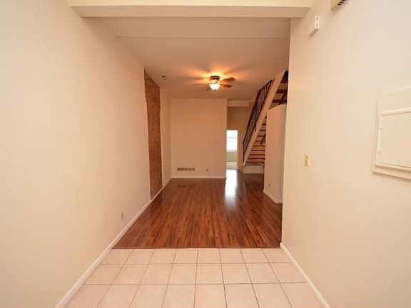 2nd image of 1324A Shenandoah Ave