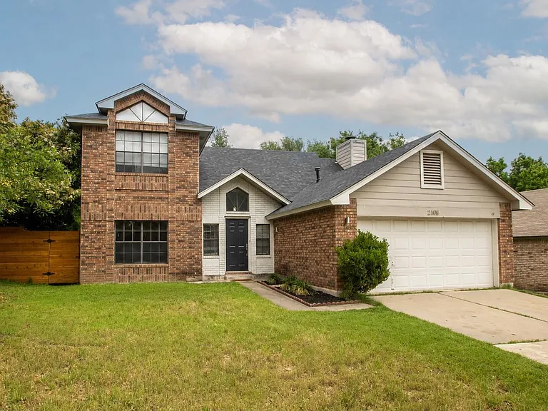 2108 Warfield Way — Photo 1