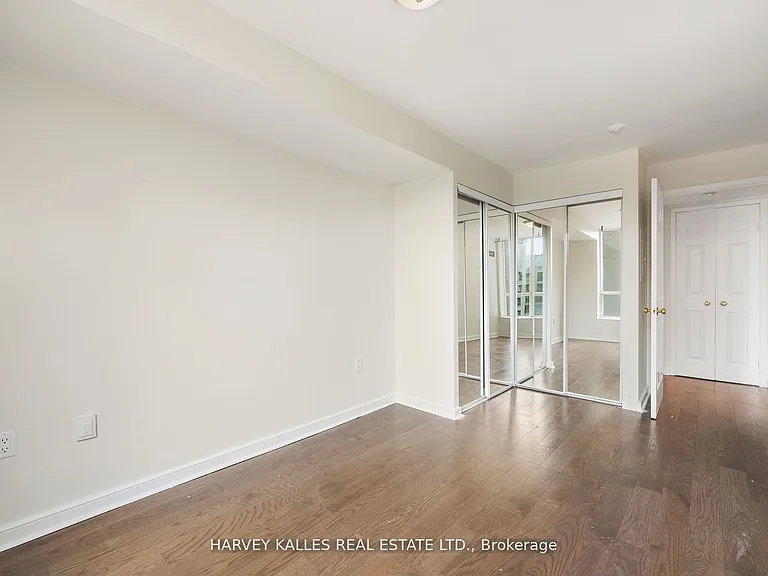 109 Front St E #512 — Photo 13