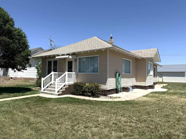 1104 B St, Benkelman, NE 69021