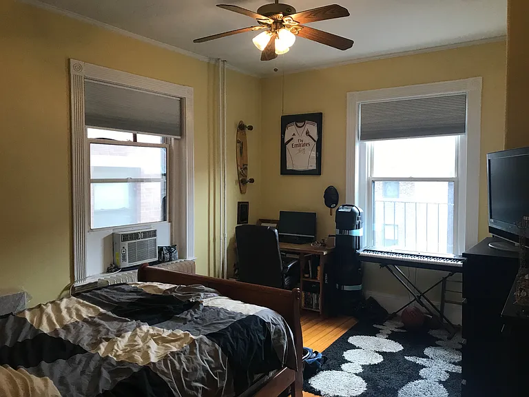 24 Peterborough St #4 — Photo 4