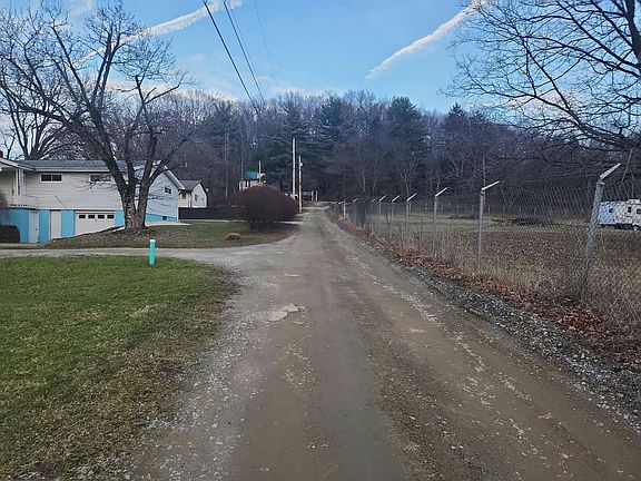 2nd image of 107 Primrose Ln