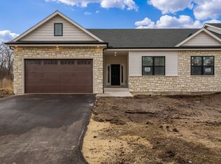 5731 Willow Creek Ln #1, Roscoe, IL 61073