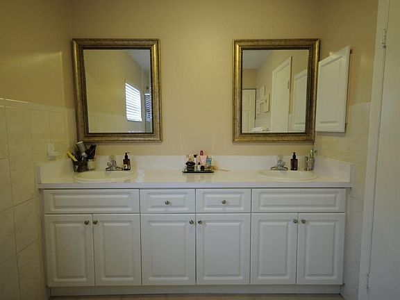 MASTER BATH - HIS/HERS VANITY