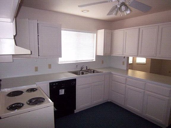 3rd image of 108 Lakeshore Dr