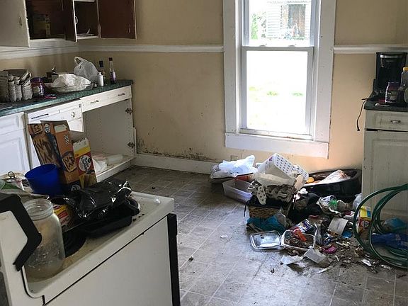 5th image of 738 Chestnut Ave