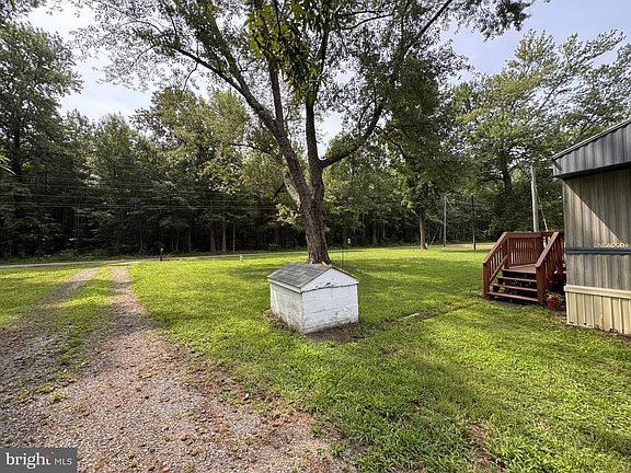3rd image of 461 Long Point Rd