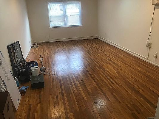 5th image of 2625 E 65th St Floor 1