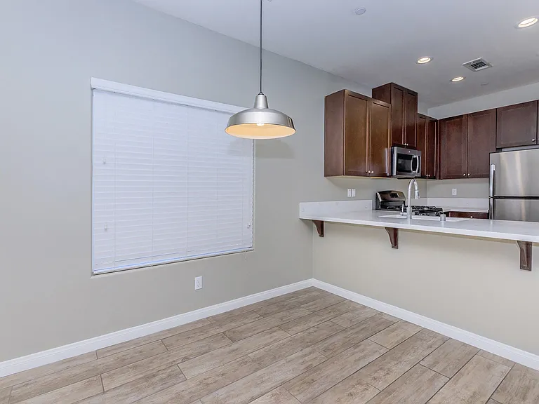 Mira Sol Gardens Rental Homes — Photo 20