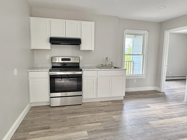 48 Knox St #3 — Photo 3