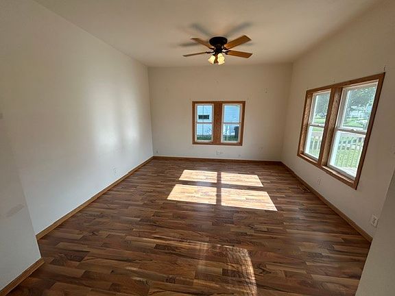 4th image of 304 N Elm St