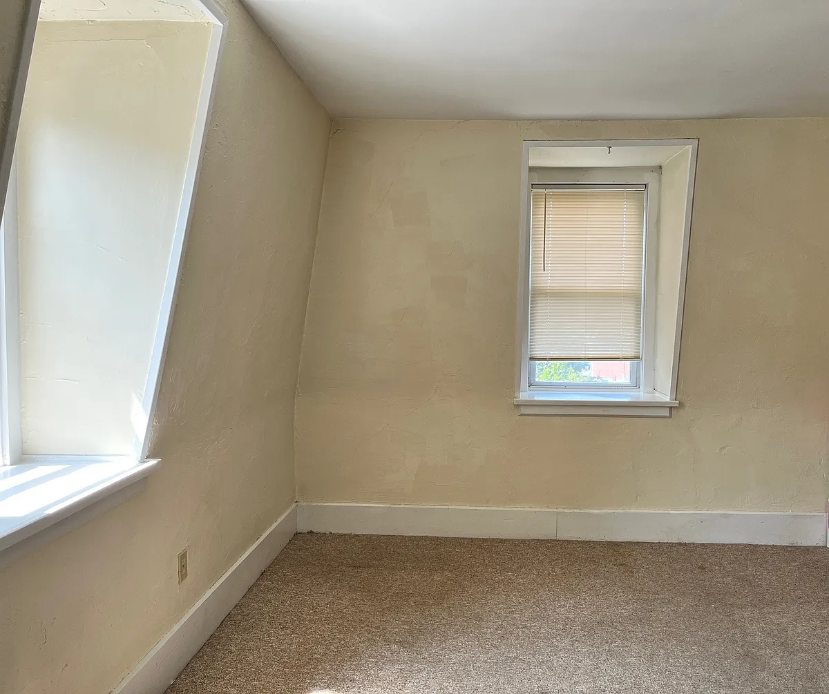 Building Photo - 52 Pleasant St #11