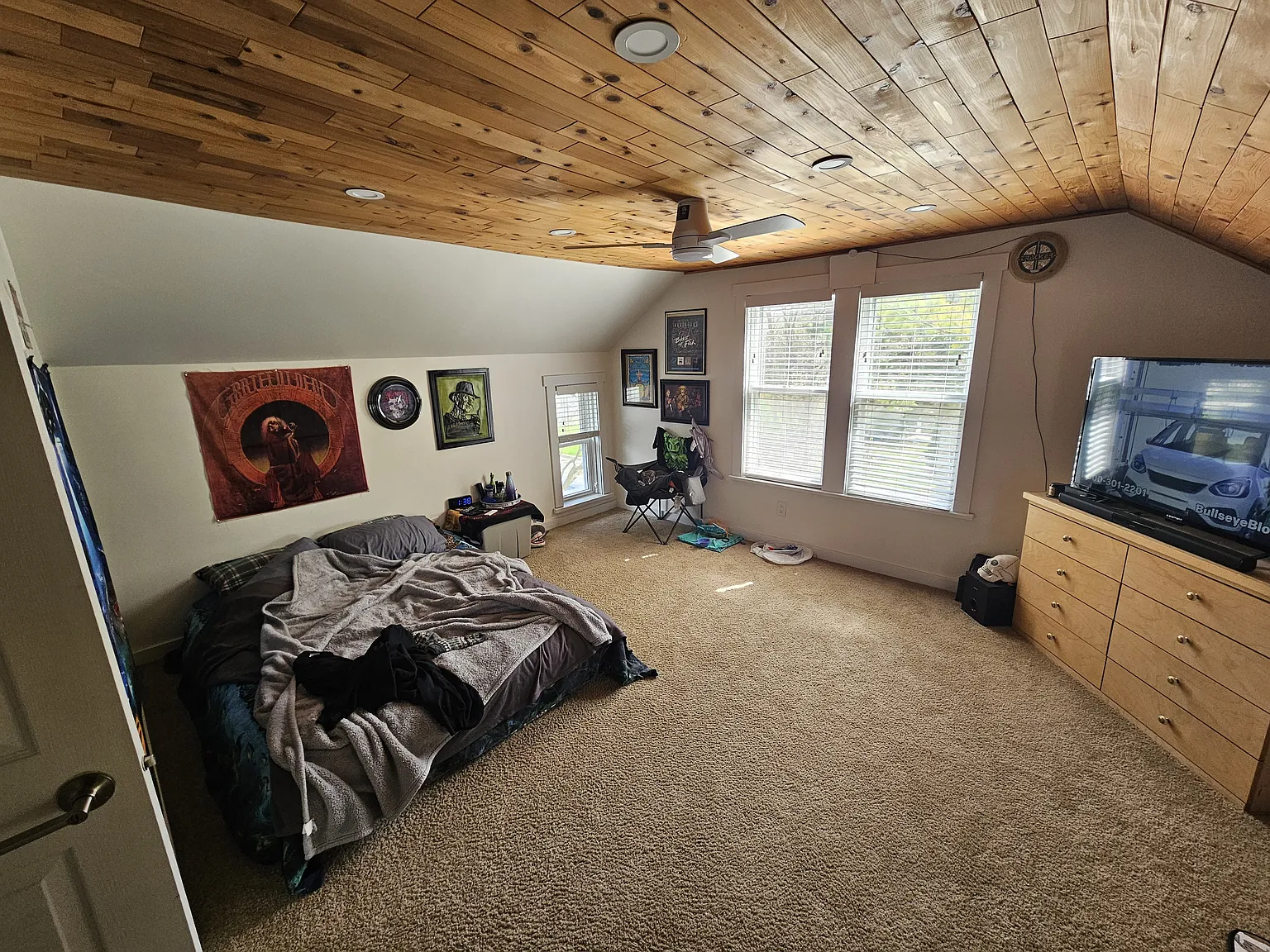 2 bed, 1300 sqft, $2,100 — Photo 3