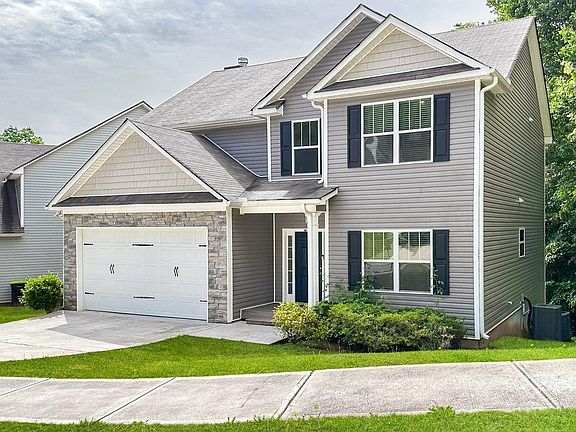 3rd image of 415 Fieldcrest Dr