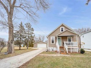 1215 S Baird St, Green Bay, WI 54301