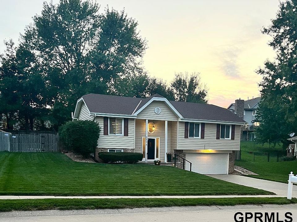 1st image of 12134 Parker Cir