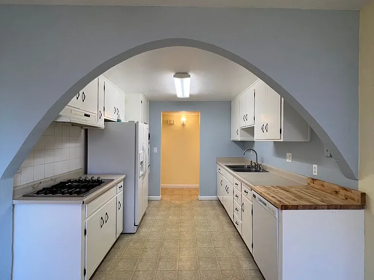 575 Bonnie Ave — Photo 11