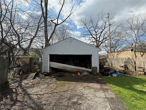 5th image of 13408 Svec Ave