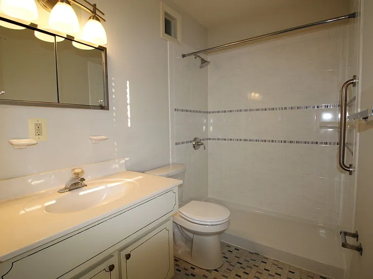 316 Patrick St SW — Photo 15
