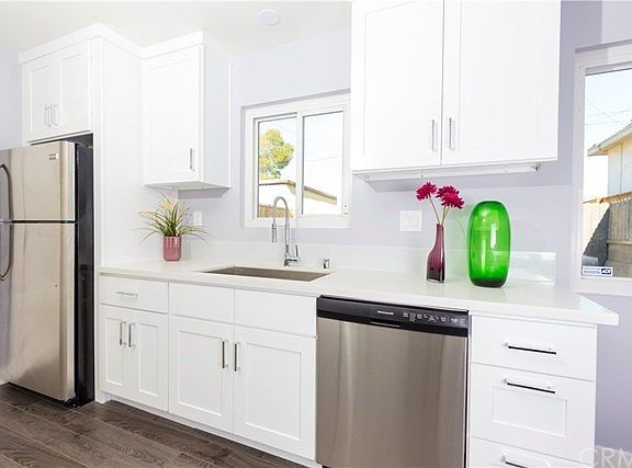 5th image of 175 E Eldridge St