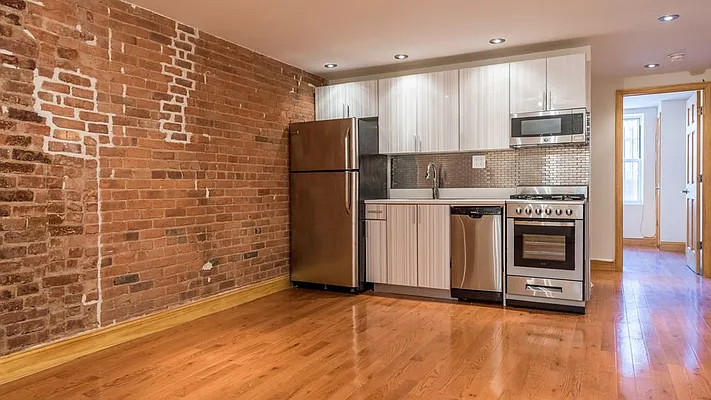 Rented by Nooklyn NYC LLC | media 18