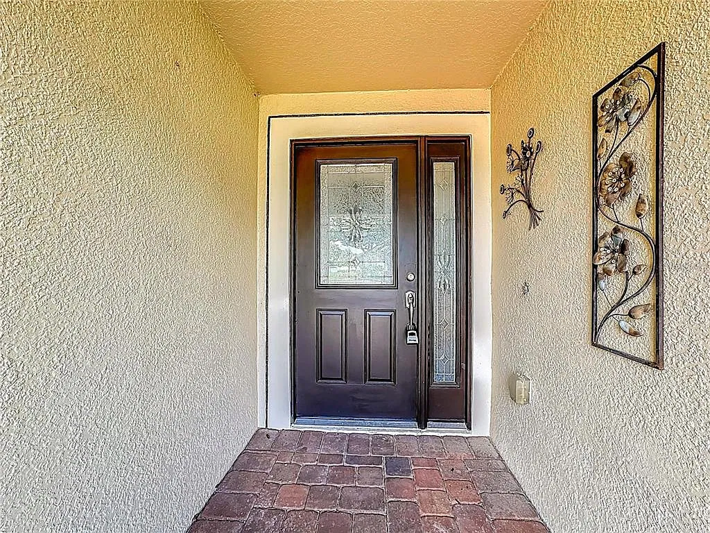 4 bed, 2.5 bath, 2399 sqft, $2,900 — Photo 3