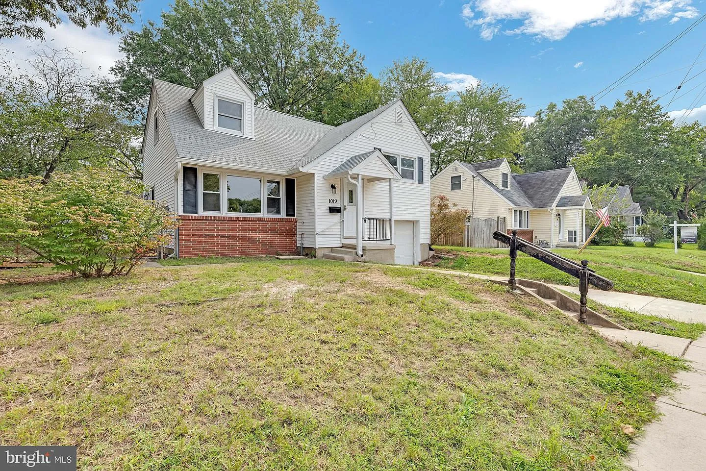1019 Sharon Dr photo 1