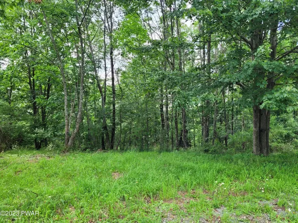 27 Summit View Ct, Honesdale, PA 18431