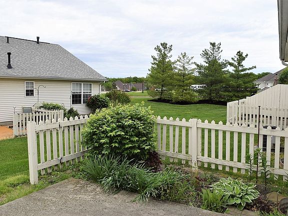 2nd image of 403 Retreat Ln #403