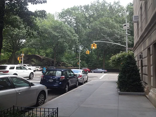 Rented by Walter & Samuels Inc | media 28