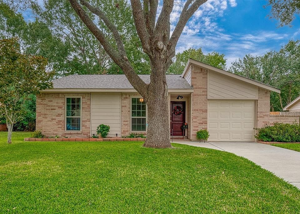 1st image of 2727 Pheasant Creek Dr