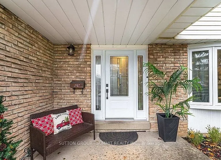 19 Jasper Cres #UPPER — Photo 3