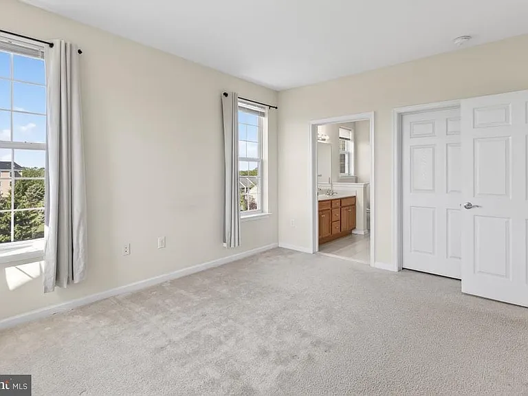 1447 Sierra Dr — Photo 18