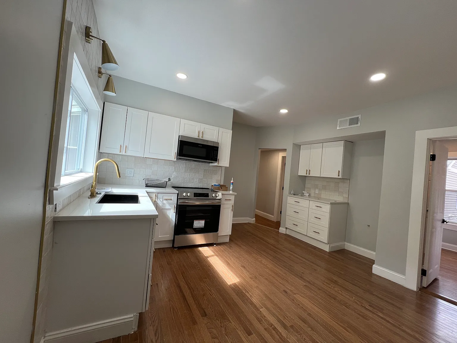 4 bed, 1420 sqft, $4,000 — Photo 2