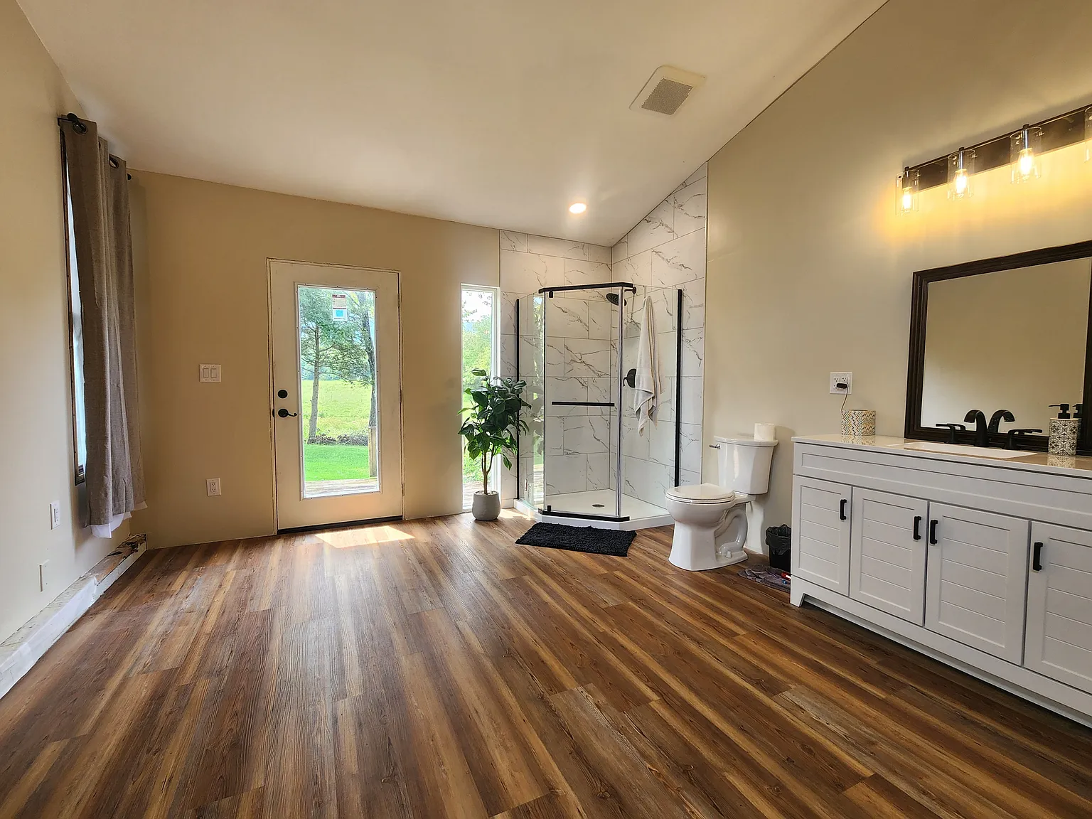 3 bed, 1396 sqft, $2,000 — Photo 3