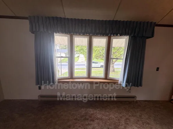 215 N 33rd St, Camp Hill, PA 17011