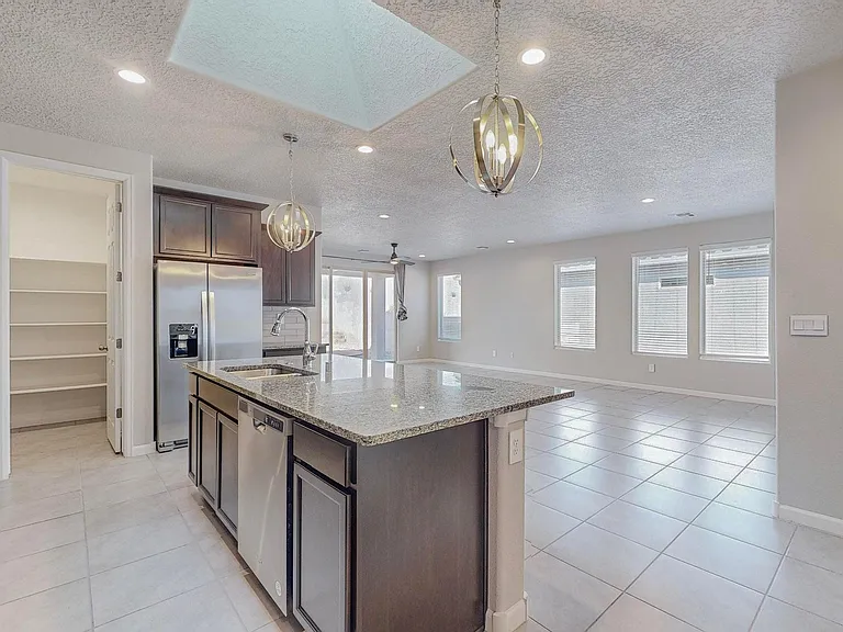 5950 Las Vacas Ct NE — Photo 25