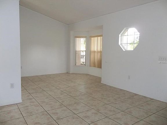 4th image of 914 Bonneville Ln