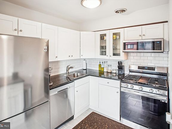 2nd image of 1509 S George Mason Dr APT 22