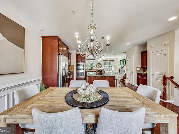 5th image of 4102 Glendale Way
