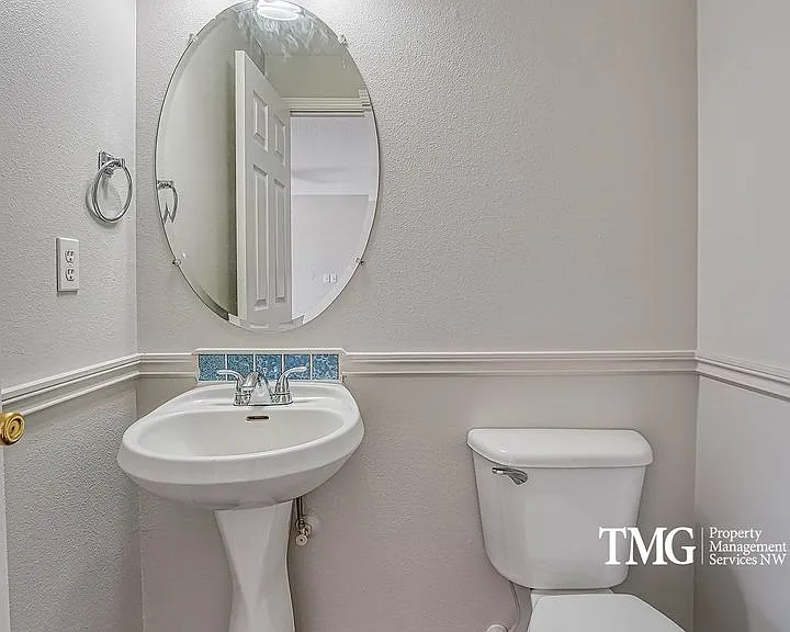 17015 NE 31st Way — Photo 27