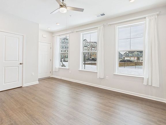 5th image of 640 Brookwood Glen Ter #A