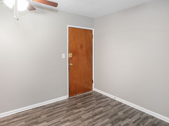 2nd image of 4133 Flintlock Dr #14