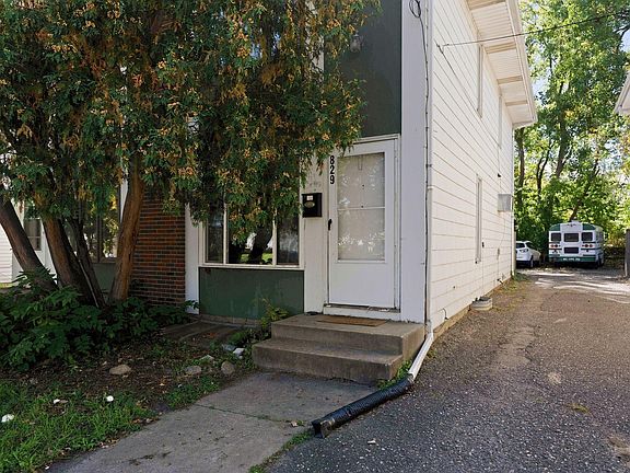 2nd image of 827 Weeks Ave SE