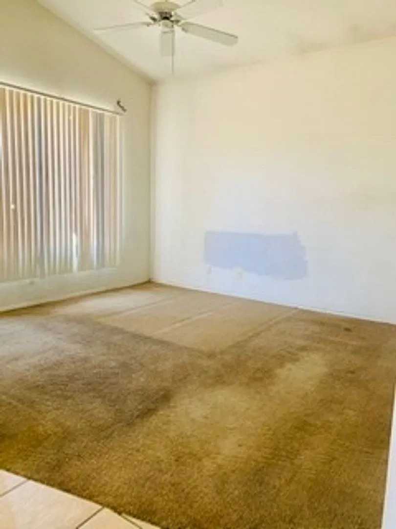 Location! Location! Location! 4 Bedroom, 2.0 Bath Single Family Home! — Photo 4